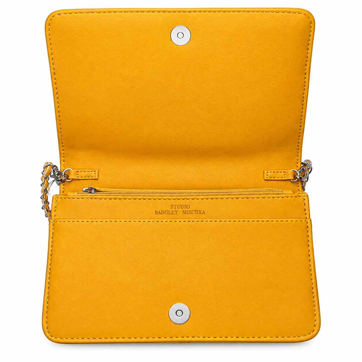 Bolsa Studio Badgley Mischka Amarilla Acolchada con Cadena y Logo Metálico