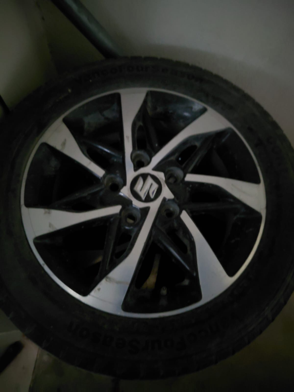 5 RINES R15 Suzuki Ertiga (versión GLX / BoosterGreen 2023) USADO